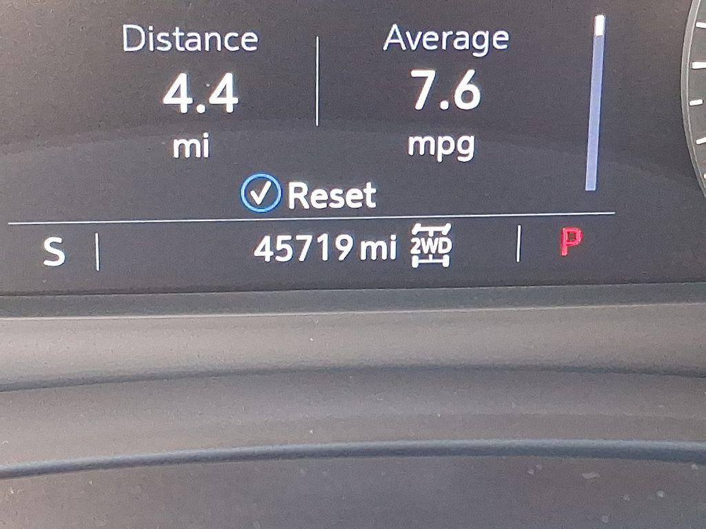 used 2023 Cadillac XT5 car, priced at $26,623