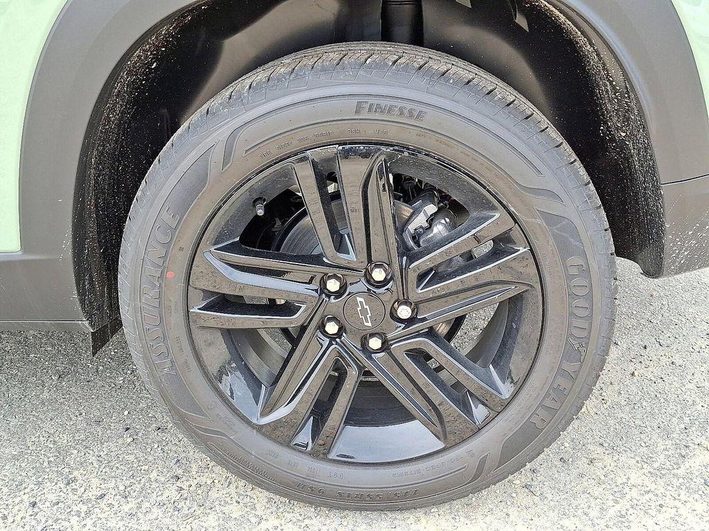 new 2025 Chevrolet Trax car, priced at $26,690