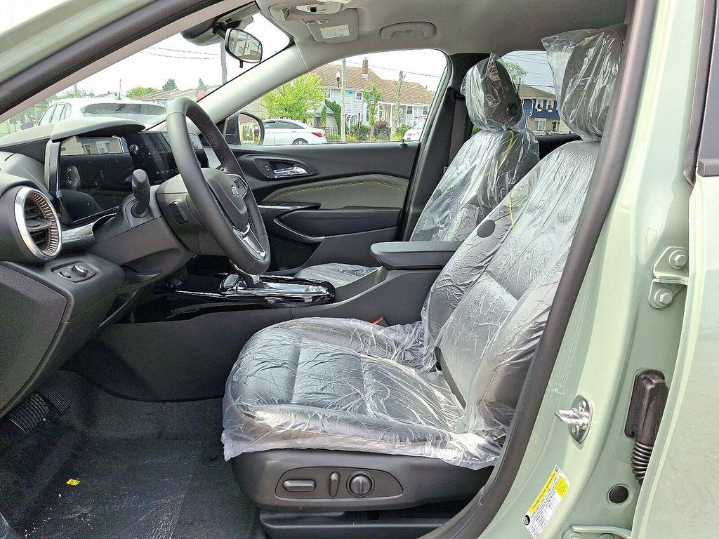 new 2025 Chevrolet Trax car, priced at $26,690
