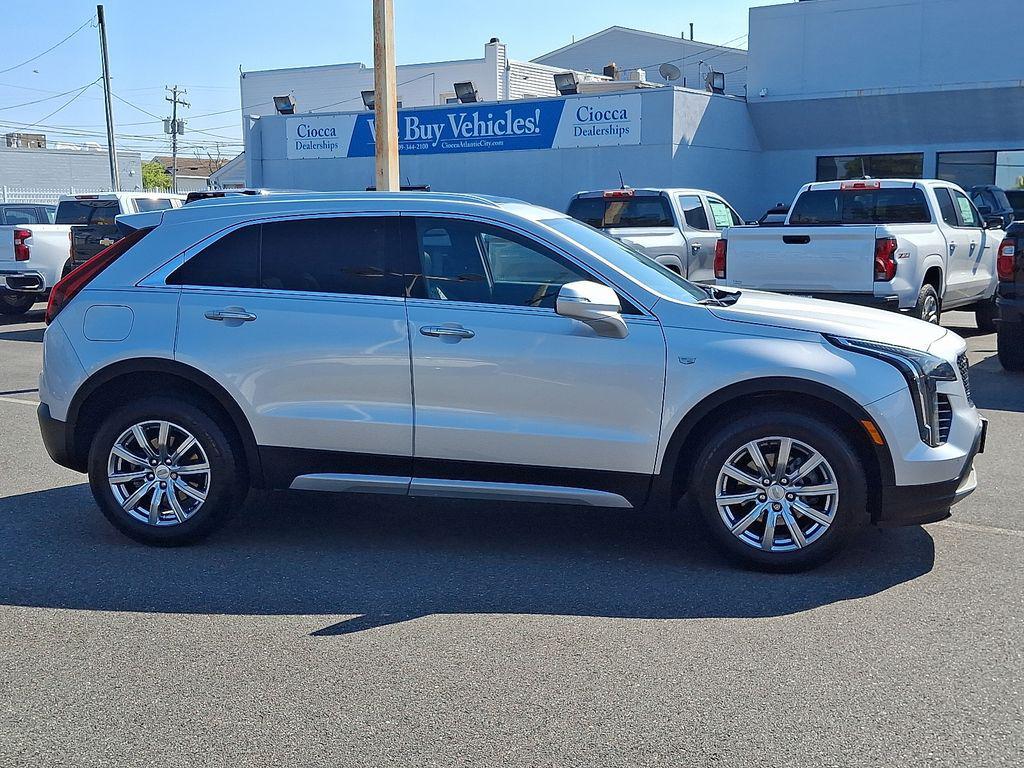 used 2022 Cadillac XT4 car, priced at $24,999