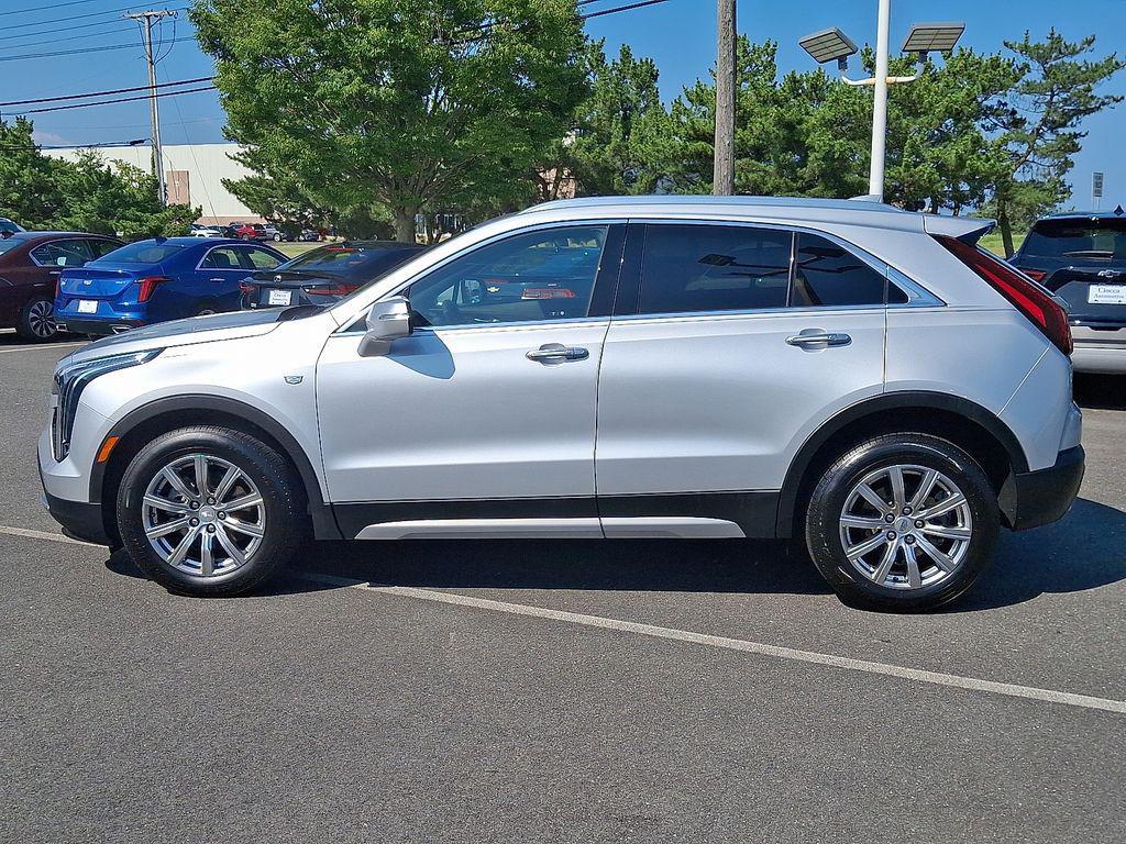 used 2022 Cadillac XT4 car, priced at $24,999