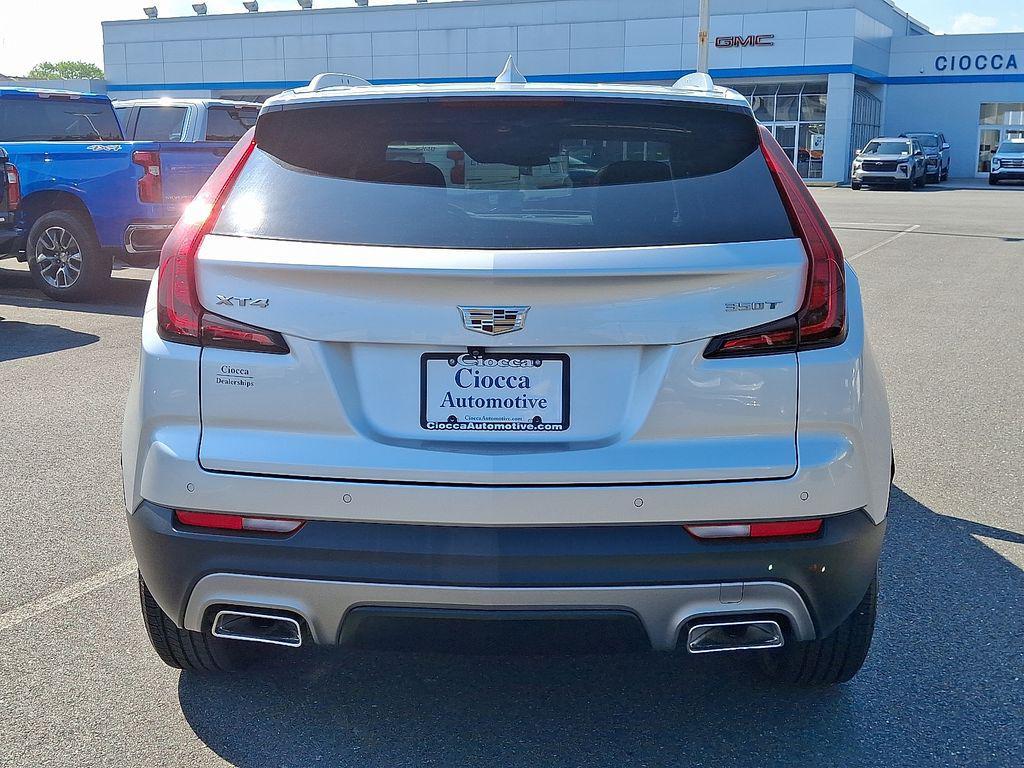 used 2022 Cadillac XT4 car, priced at $24,999