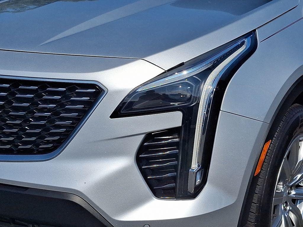 used 2022 Cadillac XT4 car, priced at $24,999