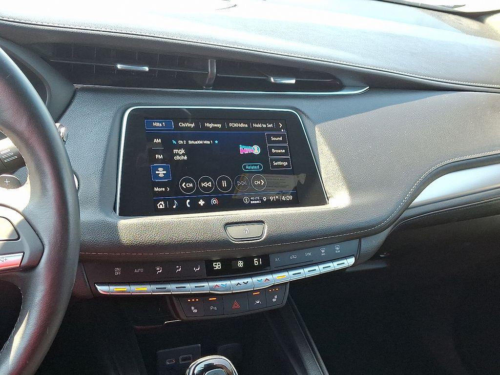 used 2022 Cadillac XT4 car, priced at $24,999