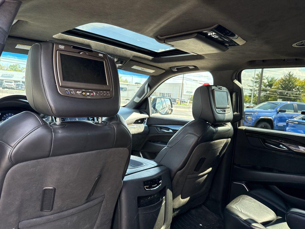 used 2019 Cadillac Escalade ESV car, priced at $34,995