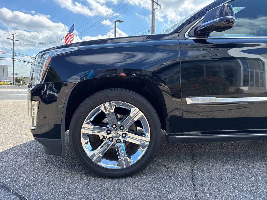 used 2019 Cadillac Escalade ESV car, priced at $34,995