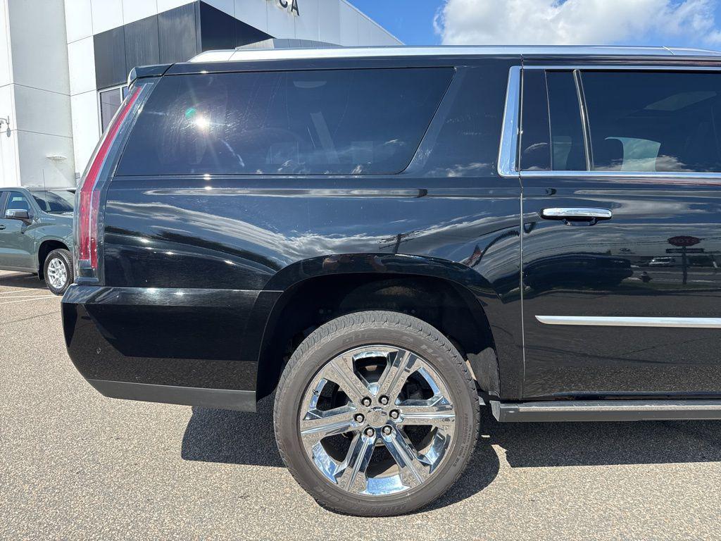 used 2019 Cadillac Escalade ESV car, priced at $34,995