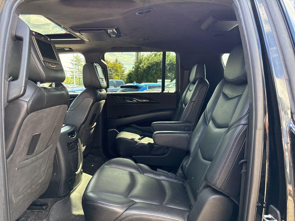 used 2019 Cadillac Escalade ESV car, priced at $34,995