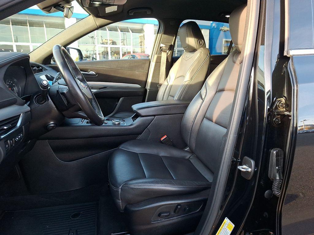 used 2022 Cadillac XT4 car, priced at $24,485