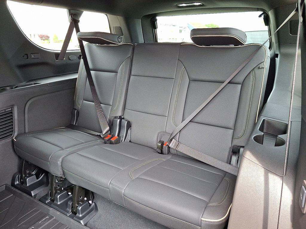 new 2025 Chevrolet Suburban car, priced at $81,320