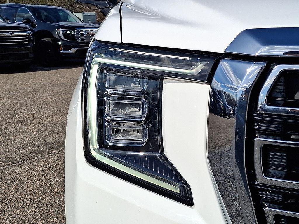 used 2022 GMC Yukon XL car, priced at $42,790