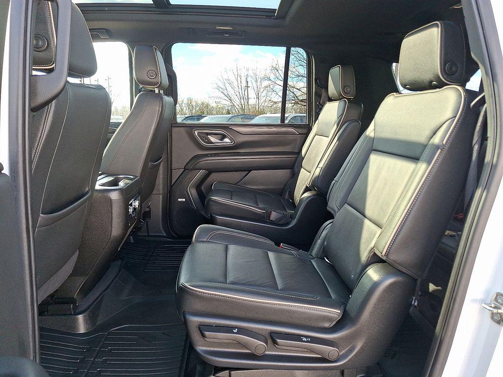 used 2022 GMC Yukon XL car, priced at $42,790