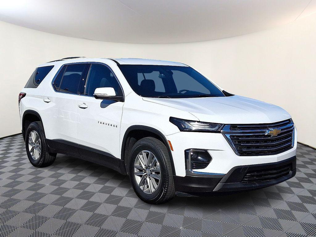 used 2023 Chevrolet Traverse car, priced at $33,456