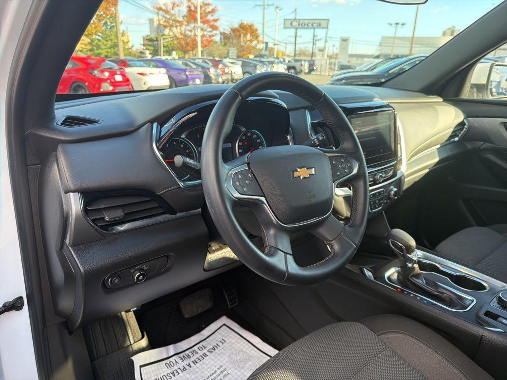 used 2023 Chevrolet Traverse car, priced at $34,869