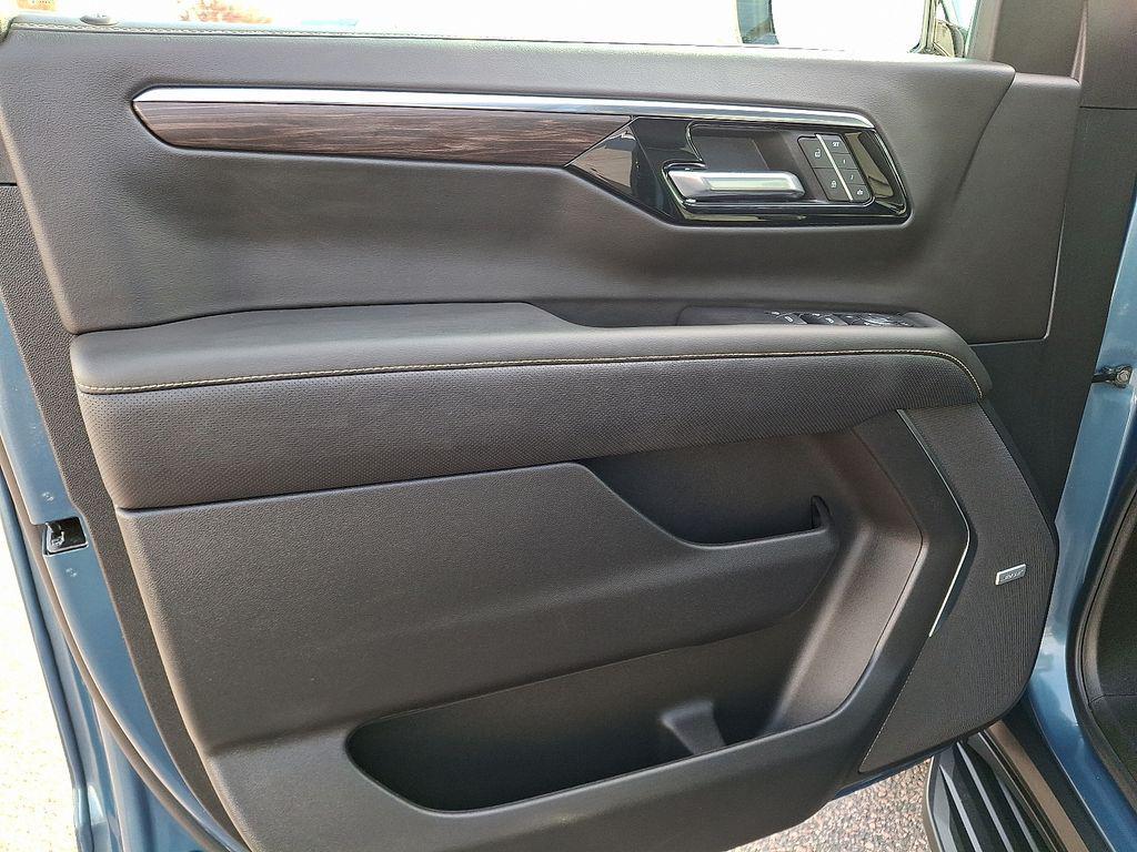 used 2025 Chevrolet Suburban car, priced at $74,500