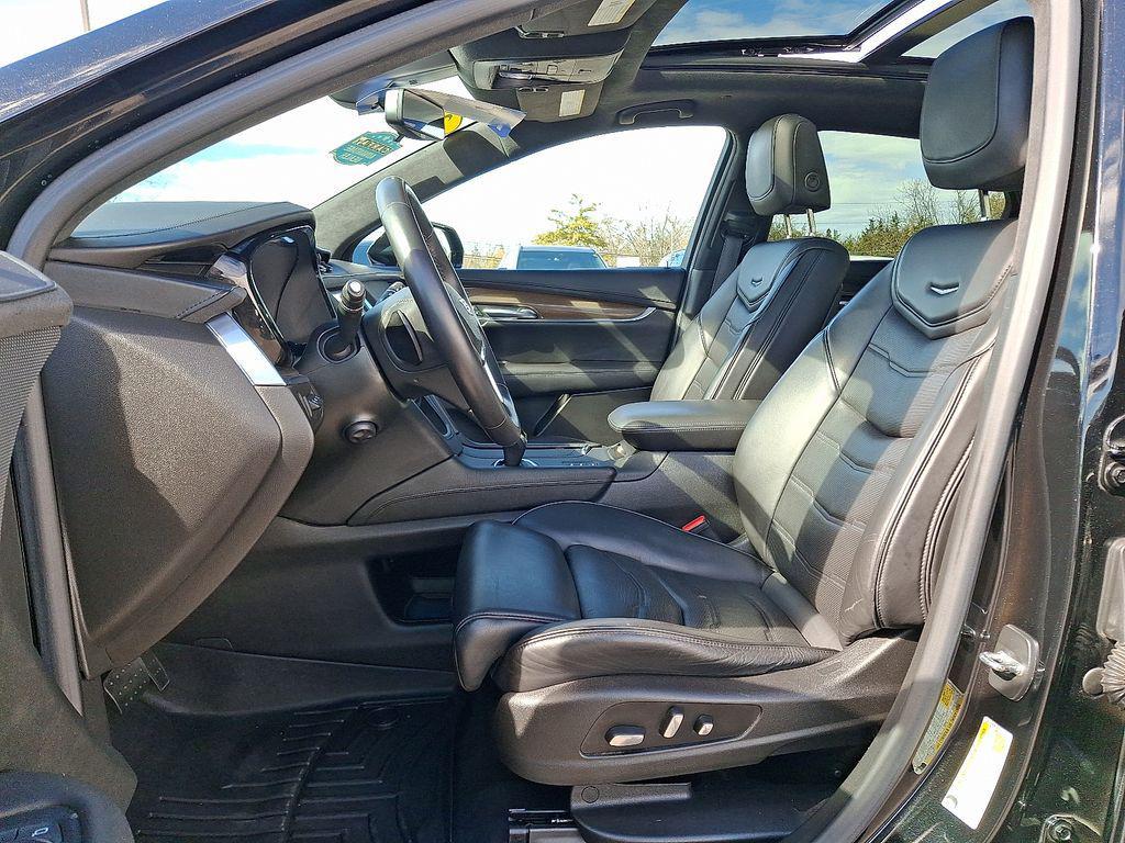 used 2017 Cadillac XT5 car, priced at $18,495