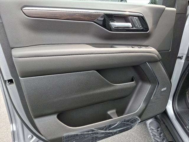 new 2025 Chevrolet Suburban car, priced at $78,325