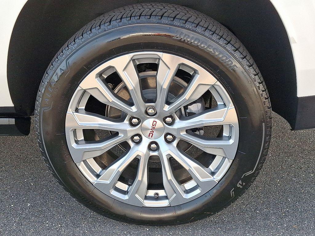 used 2024 GMC Yukon XL car, priced at $81,799