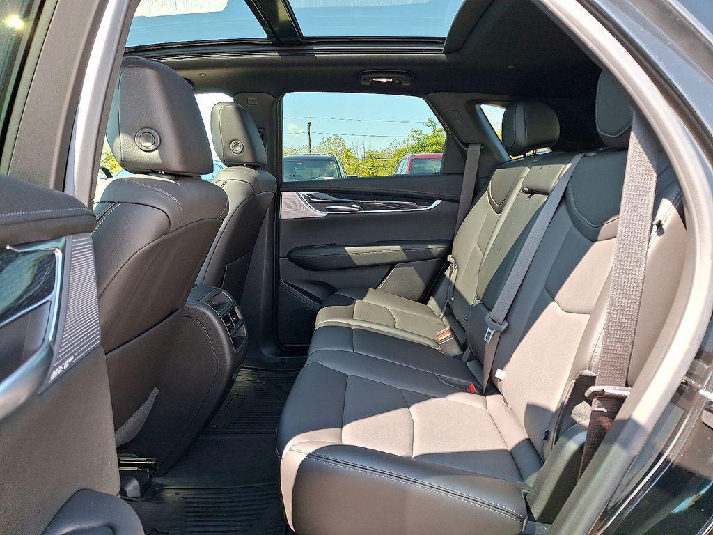 used 2024 Cadillac XT5 car, priced at $42,995