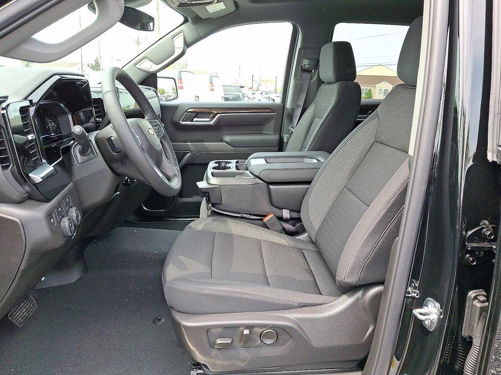 new 2025 Chevrolet Silverado 1500 car, priced at $55,595