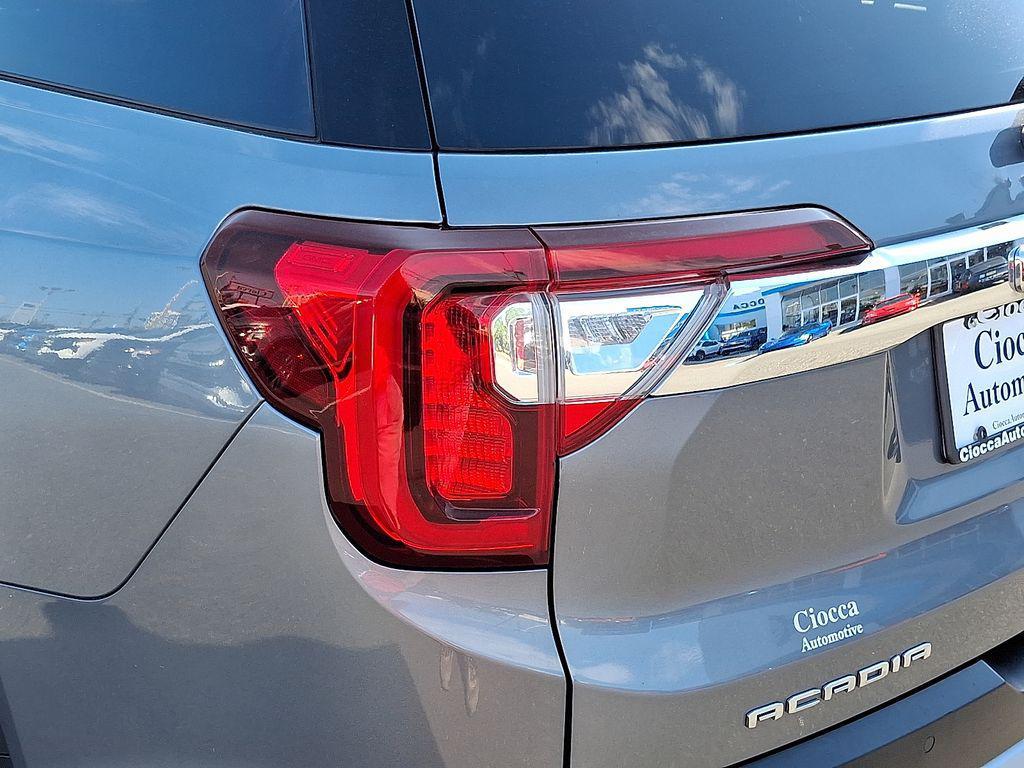 used 2022 GMC Acadia car, priced at $17,991