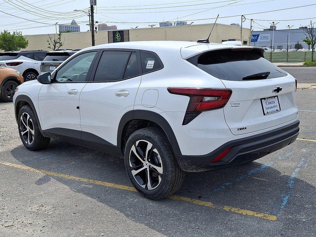 new 2025 Chevrolet Trax car, priced at $24,290