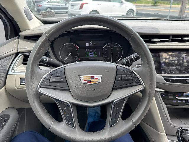 used 2021 Cadillac XT5 car, priced at $28,599