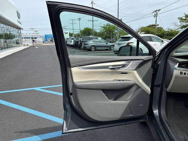 used 2021 Cadillac XT5 car, priced at $28,599