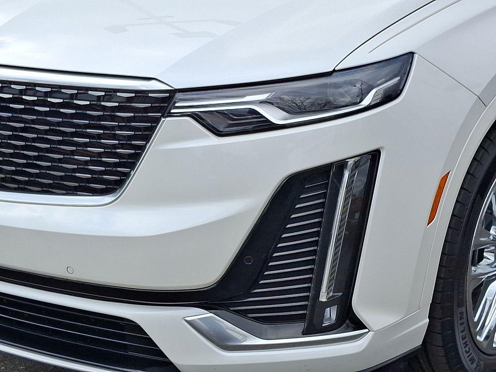 used 2022 Cadillac XT6 car, priced at $35,966