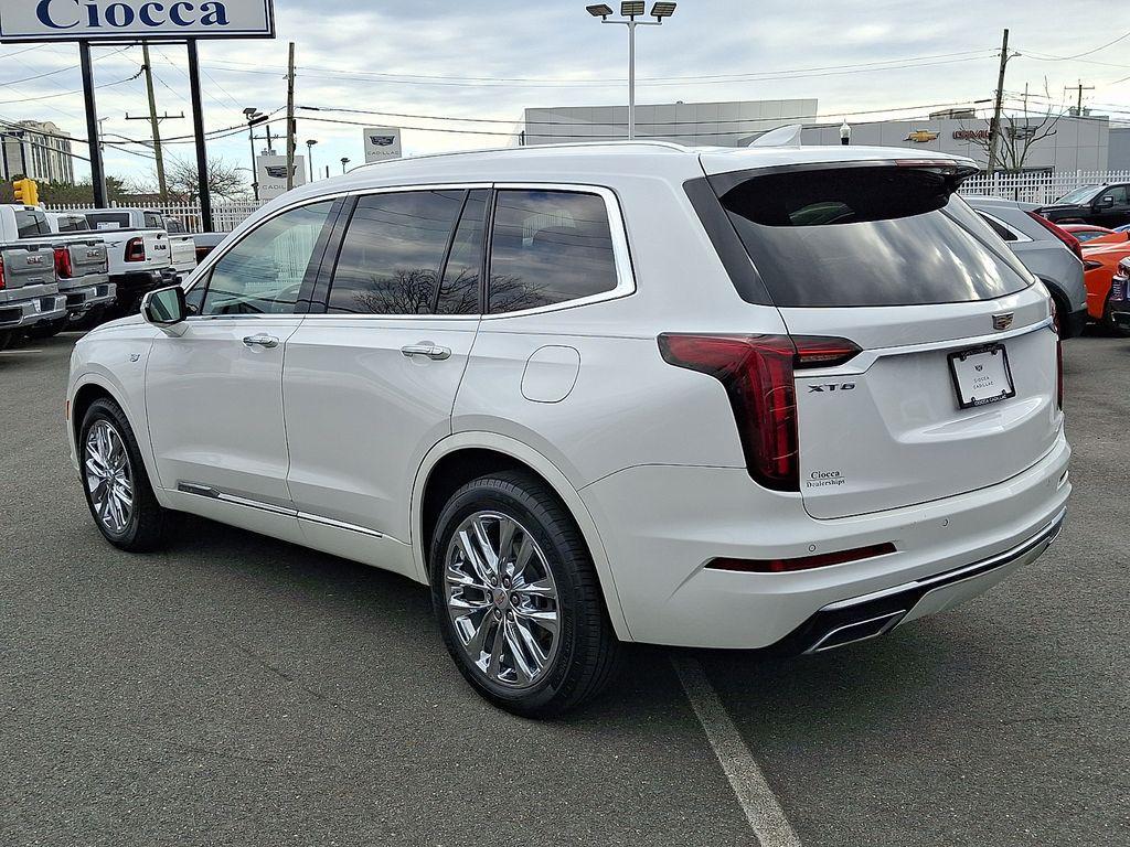 used 2022 Cadillac XT6 car, priced at $35,966