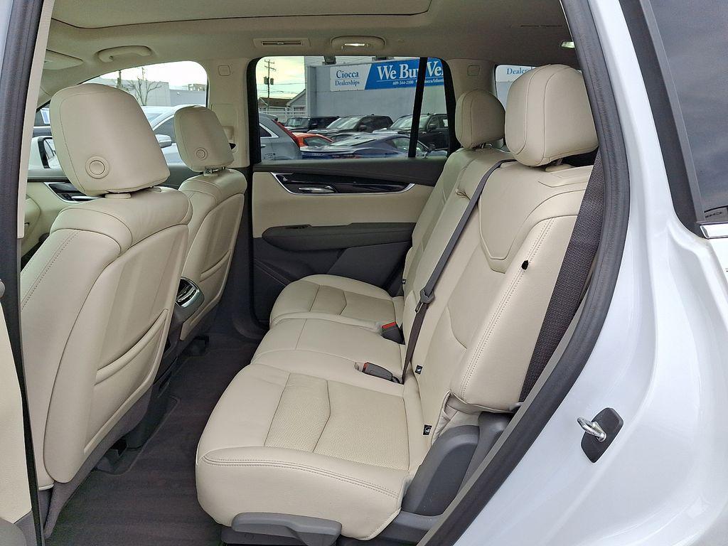 used 2022 Cadillac XT6 car, priced at $35,966