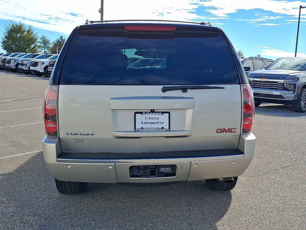 used 2014 GMC Yukon car, priced at $19,495
