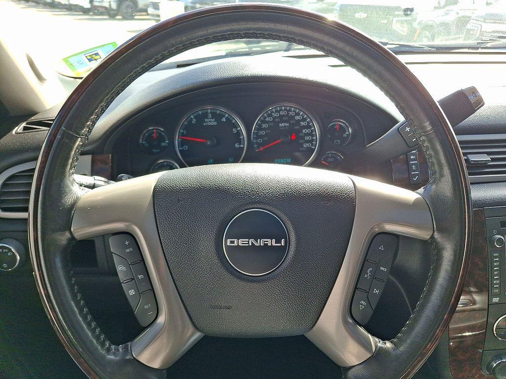 used 2014 GMC Yukon car, priced at $19,495