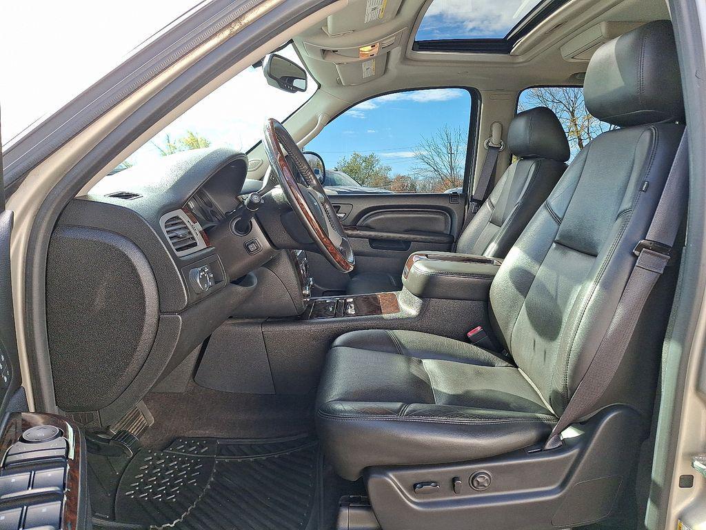 used 2014 GMC Yukon car, priced at $19,495