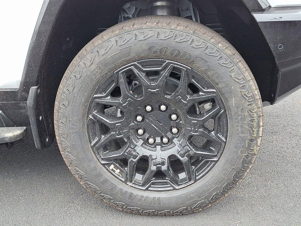 new 2025 GMC HUMMER EV SUV car, priced at $100,245