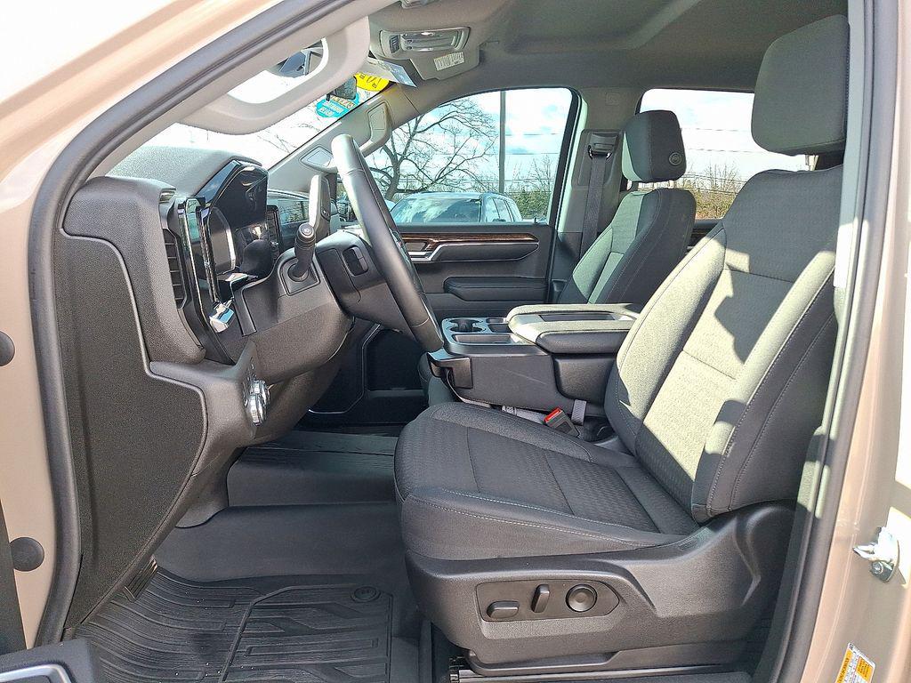 used 2023 GMC Sierra 1500 car, priced at $40,895