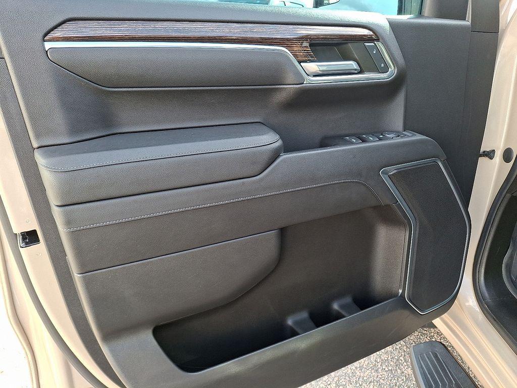 used 2023 GMC Sierra 1500 car, priced at $40,895