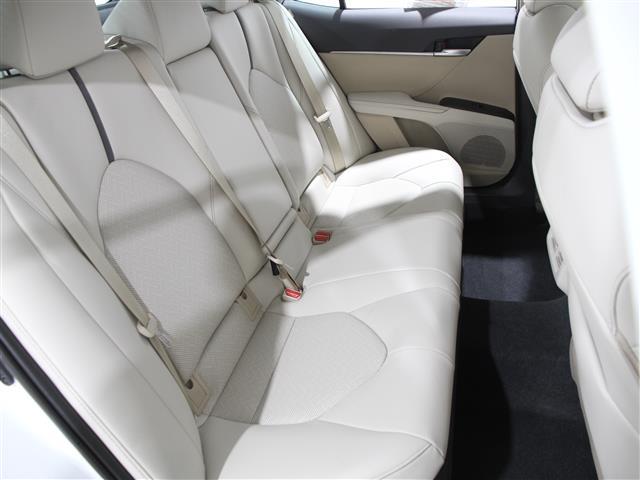 used 2023 Toyota Camry Hybrid car, priced at $31,900