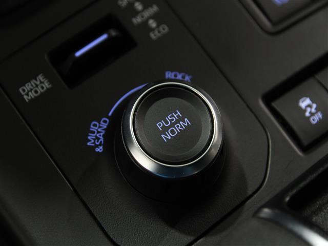 used 2022 Toyota Highlander car, priced at $39,990