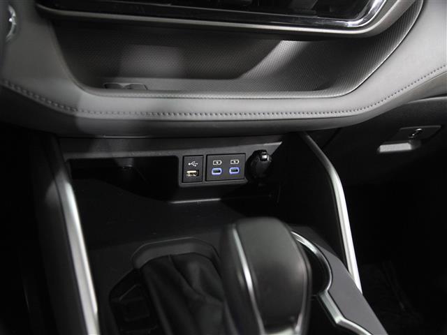 used 2022 Toyota Highlander car, priced at $38,990