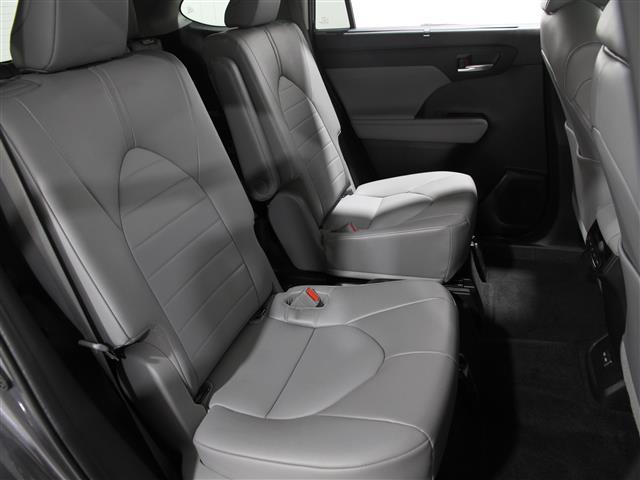 used 2022 Toyota Highlander car, priced at $38,990