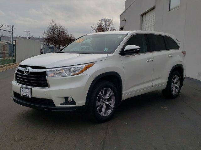 used 2016 Toyota Highlander car, priced at $19,364