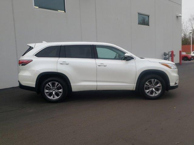 used 2016 Toyota Highlander car, priced at $19,364