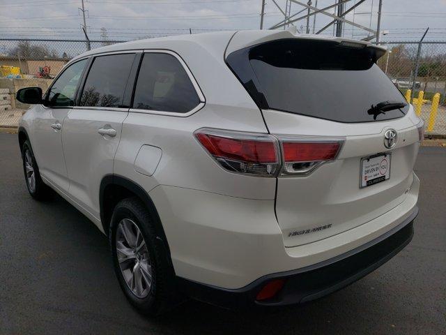 used 2016 Toyota Highlander car, priced at $19,364