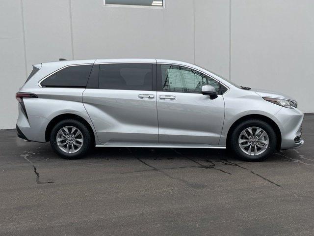 used 2023 Toyota Sienna car, priced at $39,255