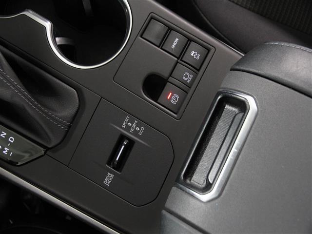used 2023 Toyota Highlander car, priced at $34,990