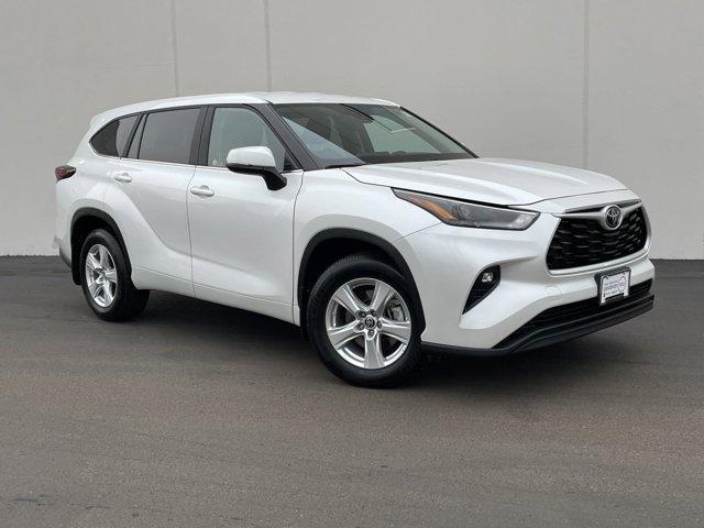 used 2024 Toyota Highlander car, priced at $39,699