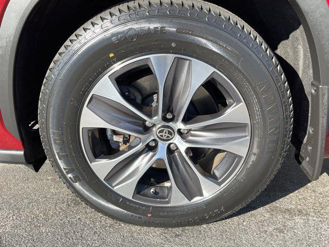 used 2021 Toyota Highlander car, priced at $23,994