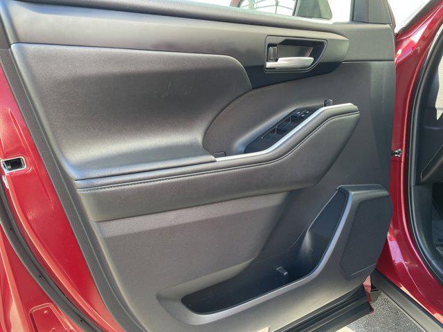 used 2021 Toyota Highlander car, priced at $23,994