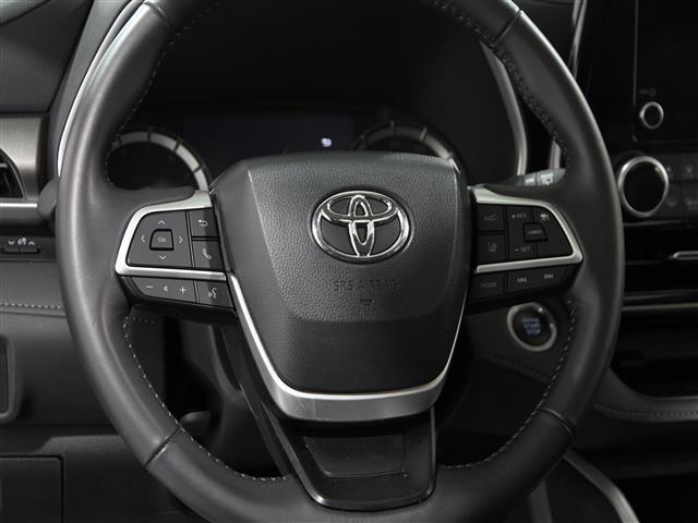 used 2024 Toyota Highlander car, priced at $43,950